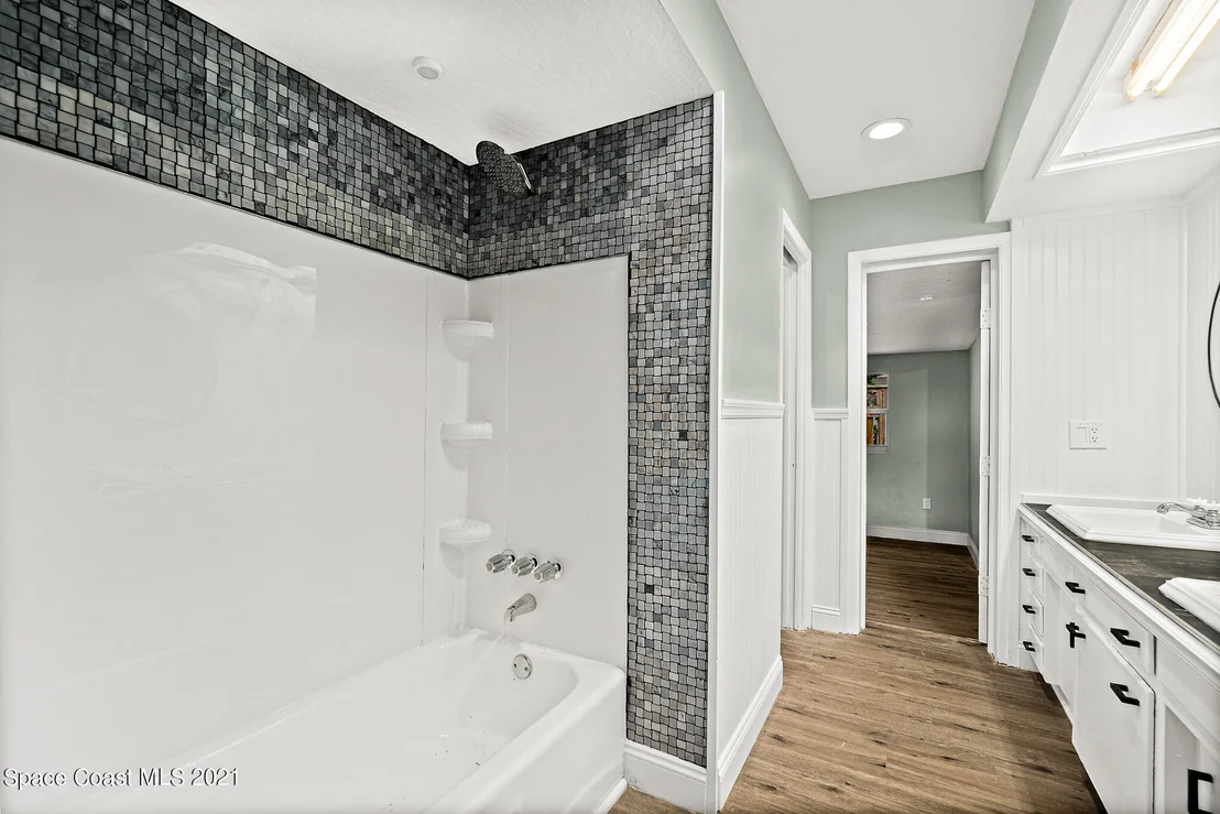 Photo of 555 Bahama Drive