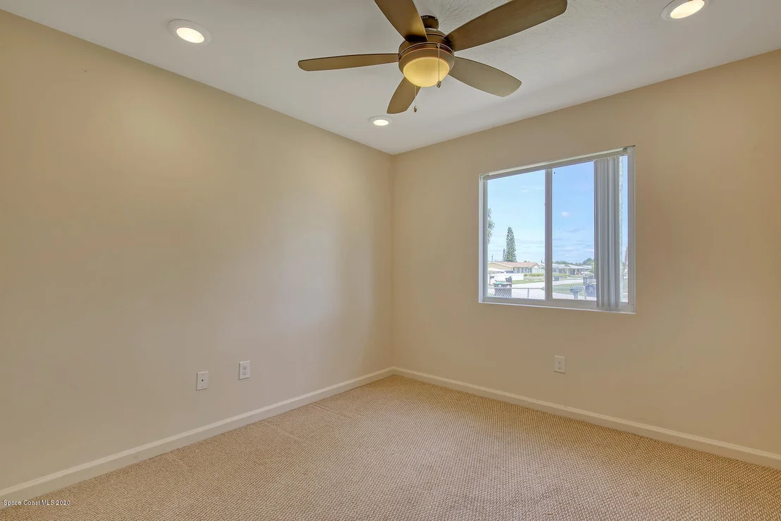 Photo of 930 Bacon Circle NE