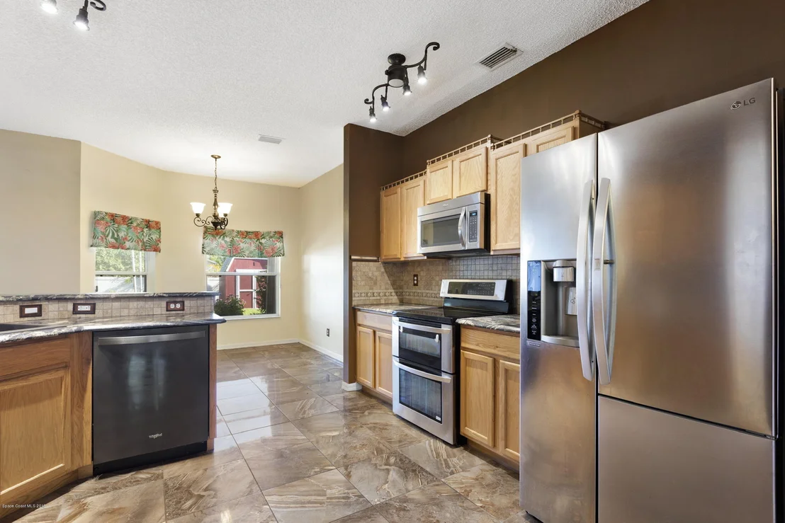 Photo of 5585 Graham Street