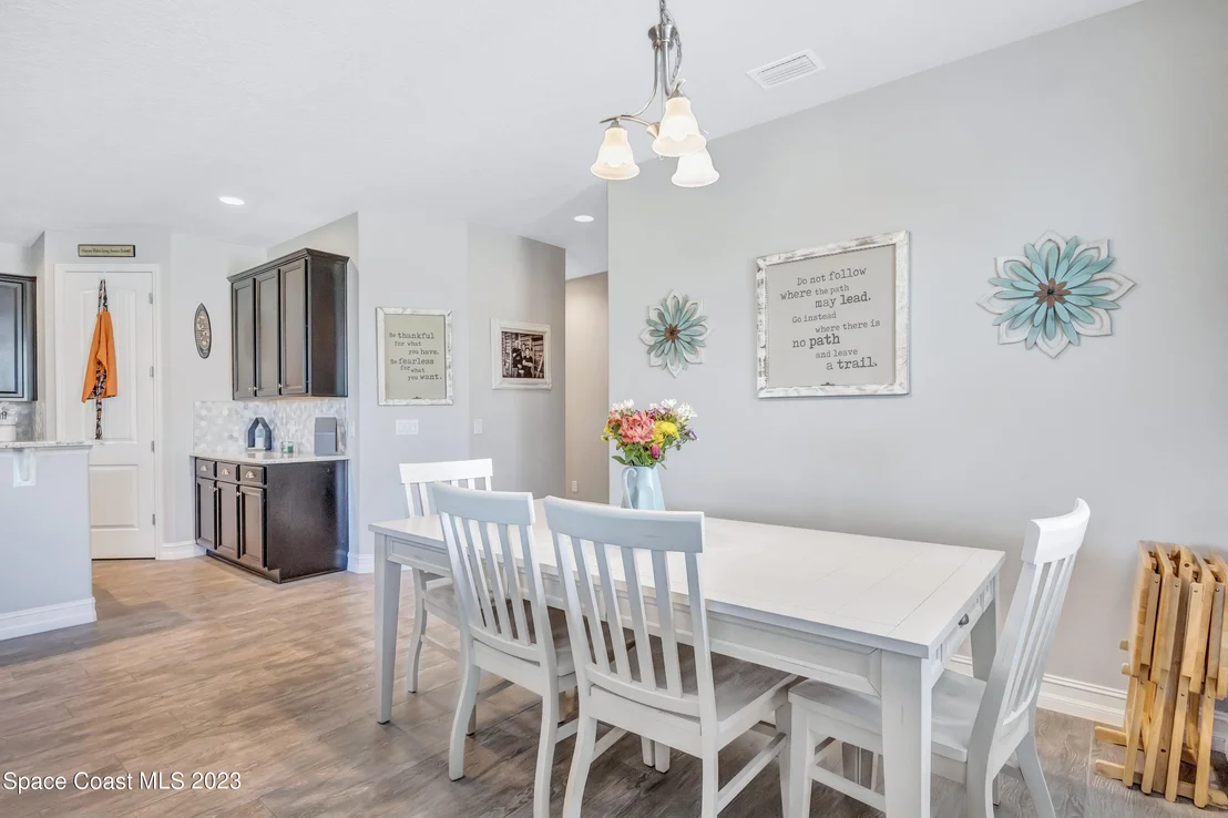 Photo of 7338 Bluemink Lane