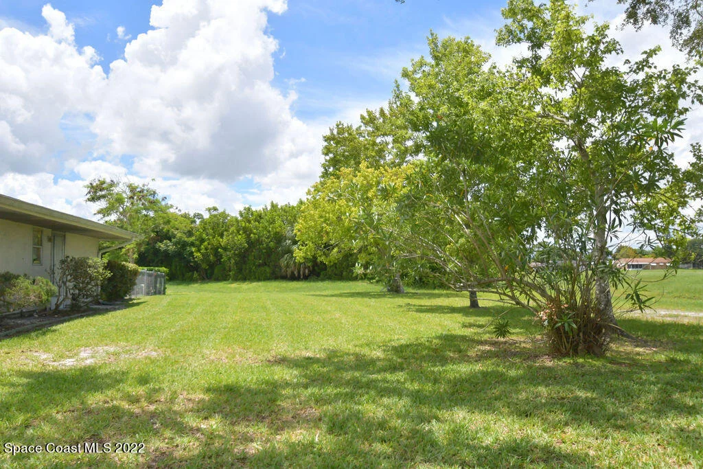 Photo of 1241 Riviera Drive NE