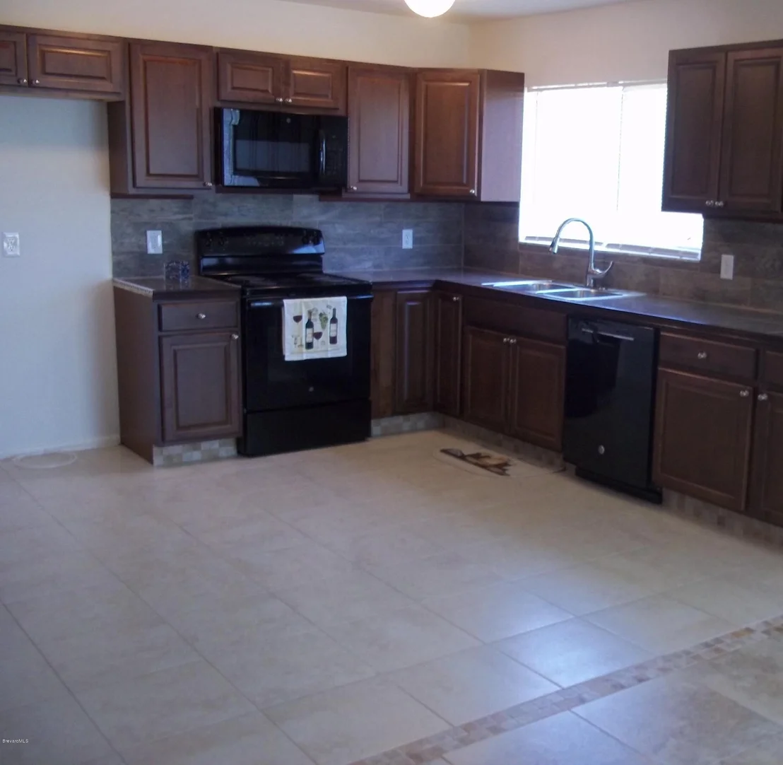 Photo of 1246 NE Mariposa Drive