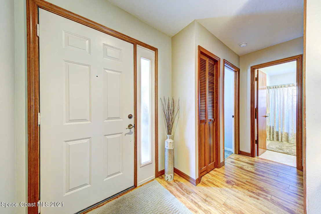 Photo of 873 Ridge Lake Drive