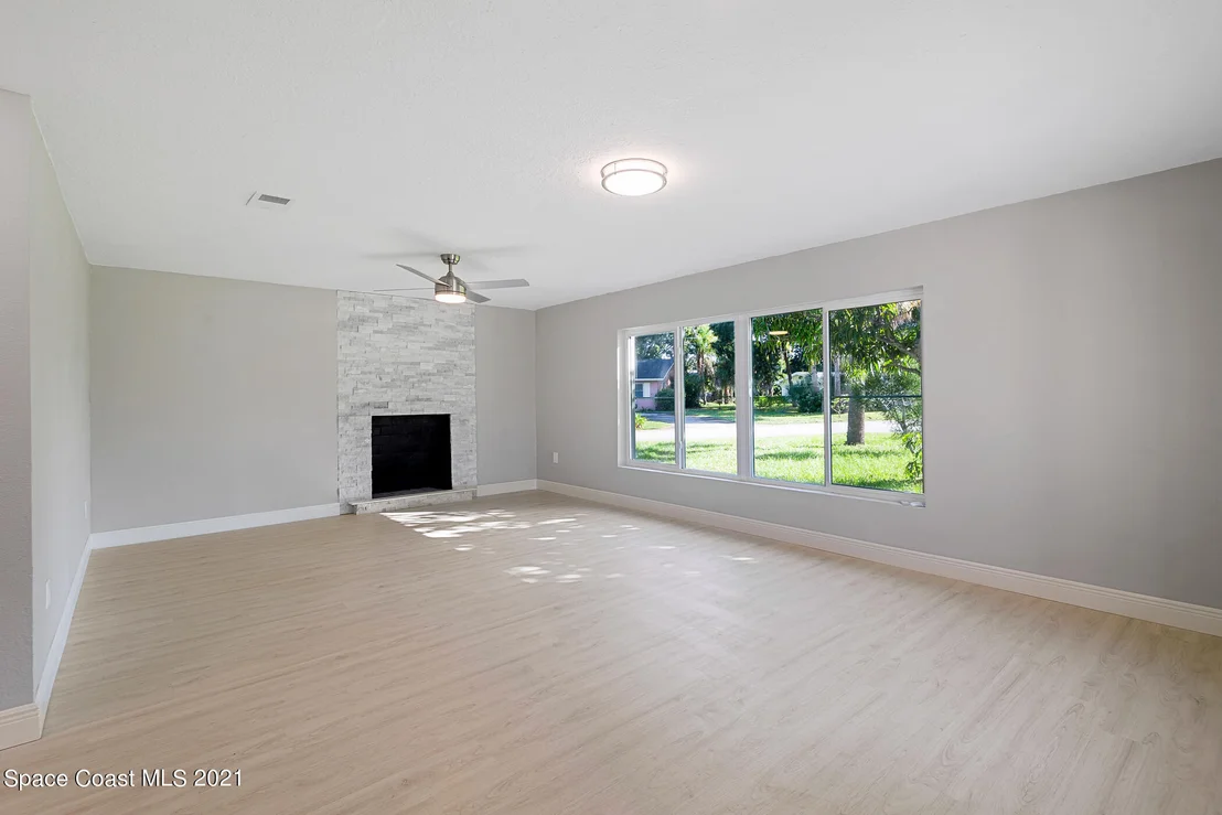 Photo of 1700 Loquat Drive