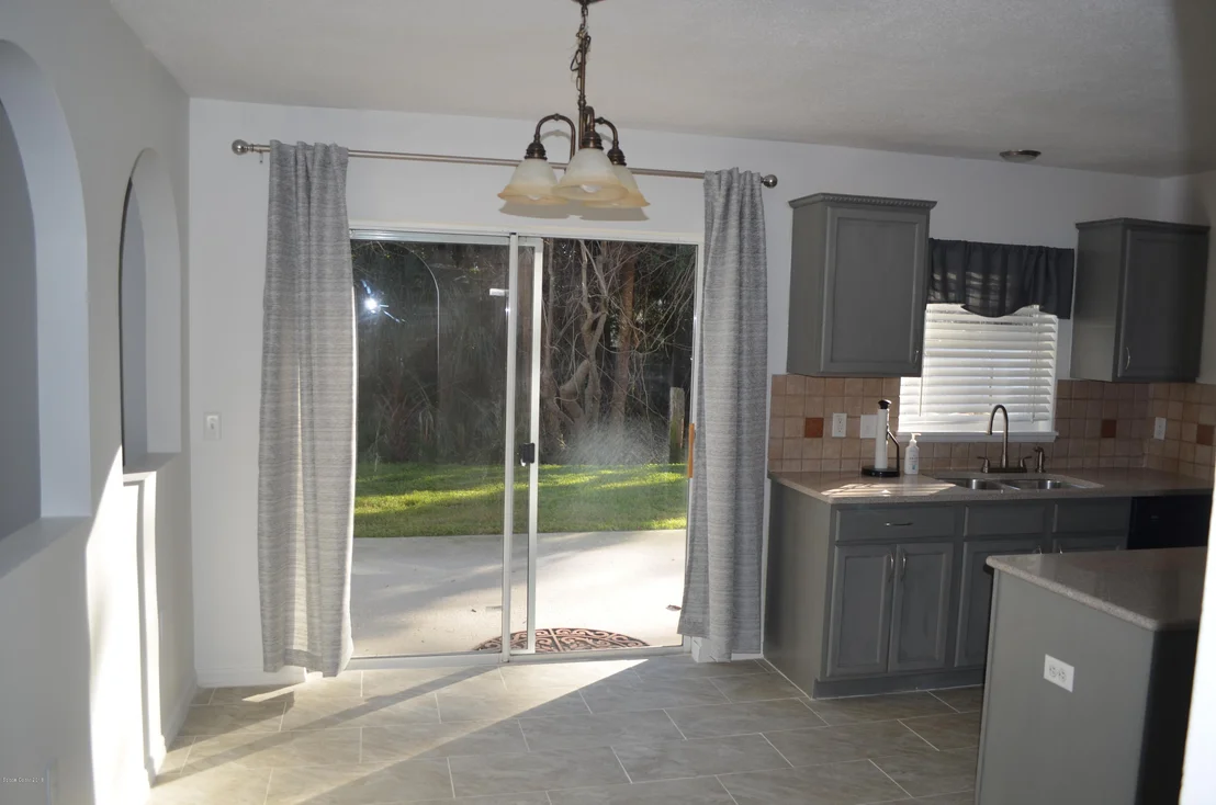 Photo of 689 Macon Drive