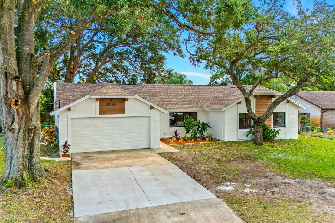 Photo of 4695 Robert Street