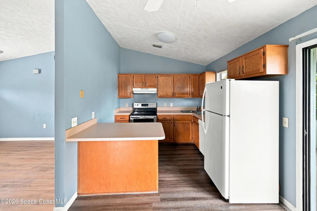 Photo of 2425 Cogan Drive SE