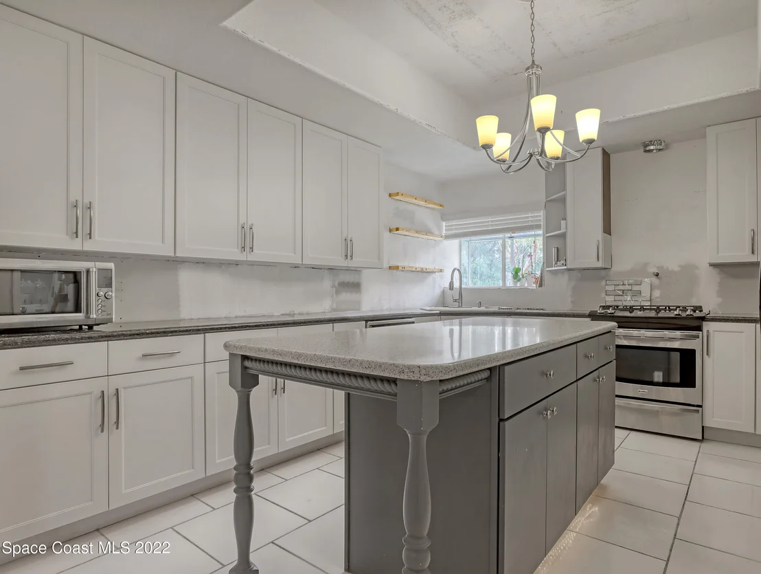Photo of 4304 Long Lake Road