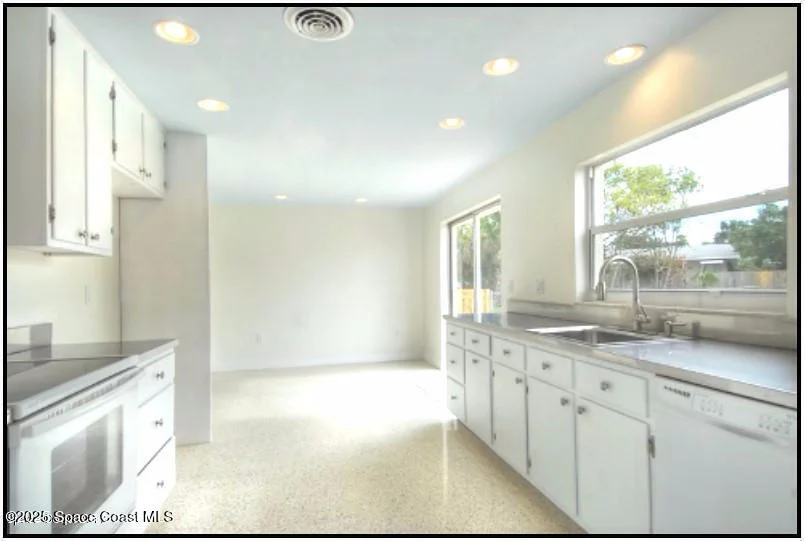 Photo of 215 Sea Crest Drive