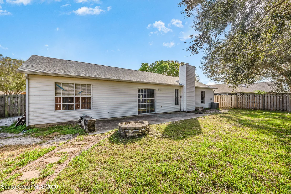Photo of 216 Oak Lake Road