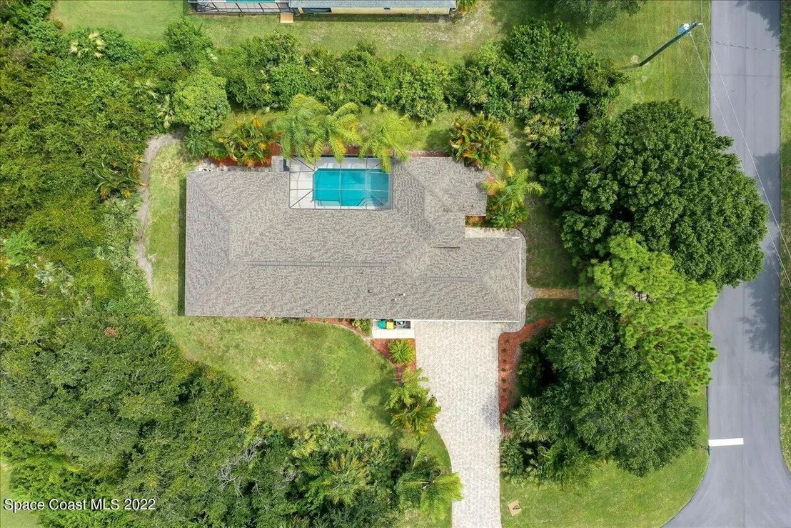 Photo of 4523 Long Lake Road