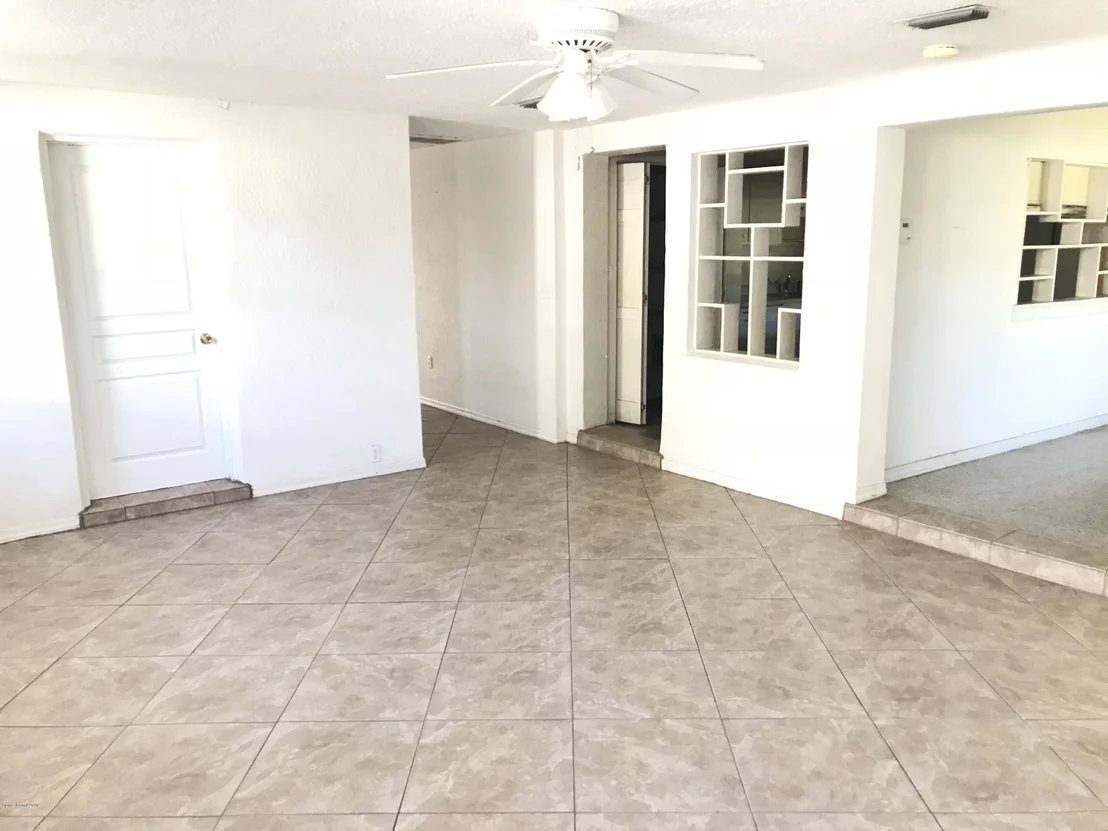 Photo of 707 Camellia Drive