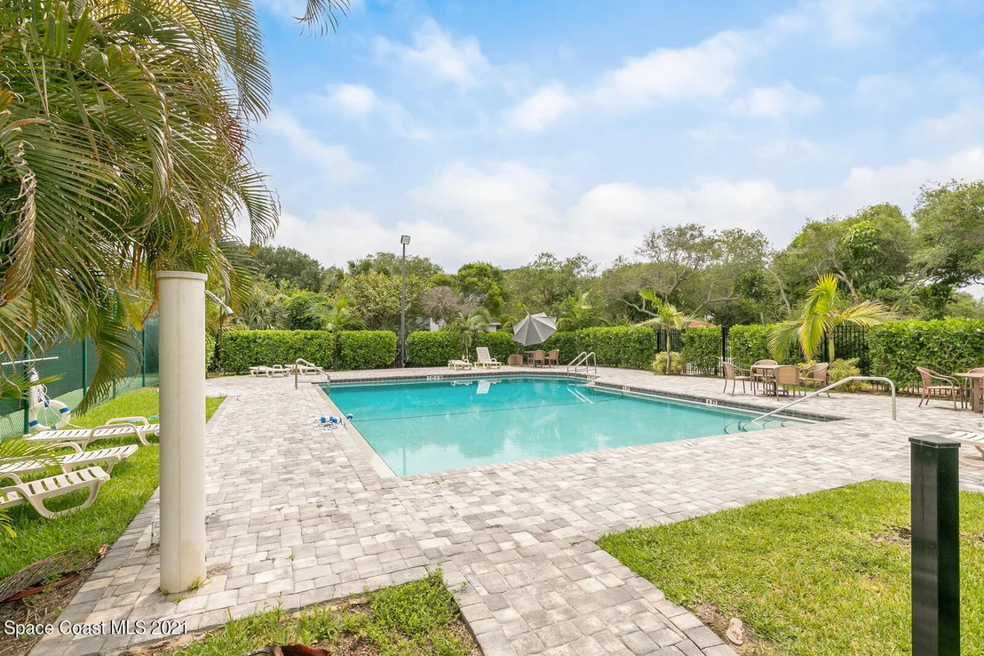 Photo of 654 Hummingbird Drive