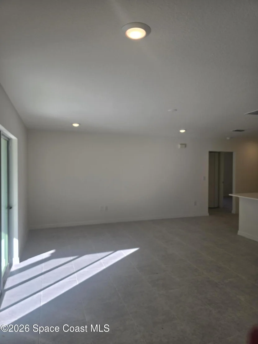 Photo of 941 SW Richmond Circle SW