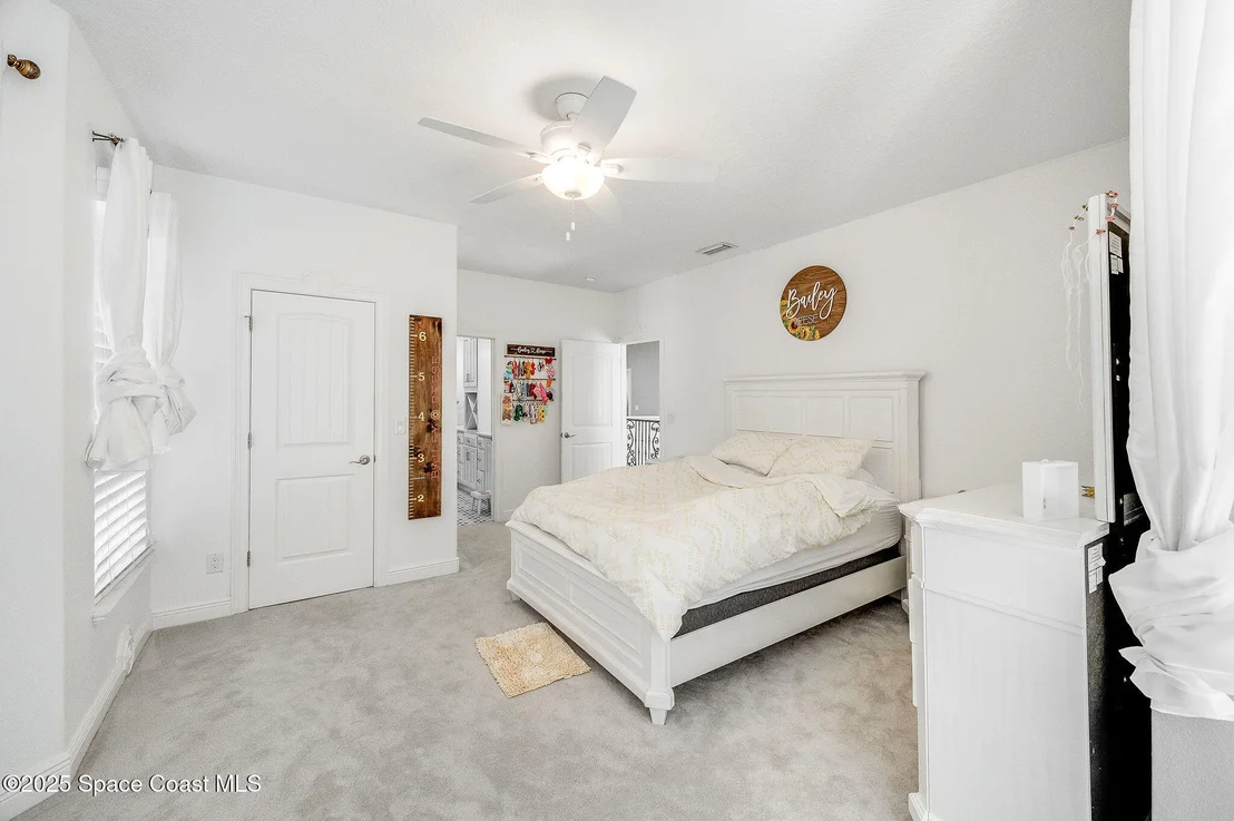 Photo of 4236 Hield Road NW