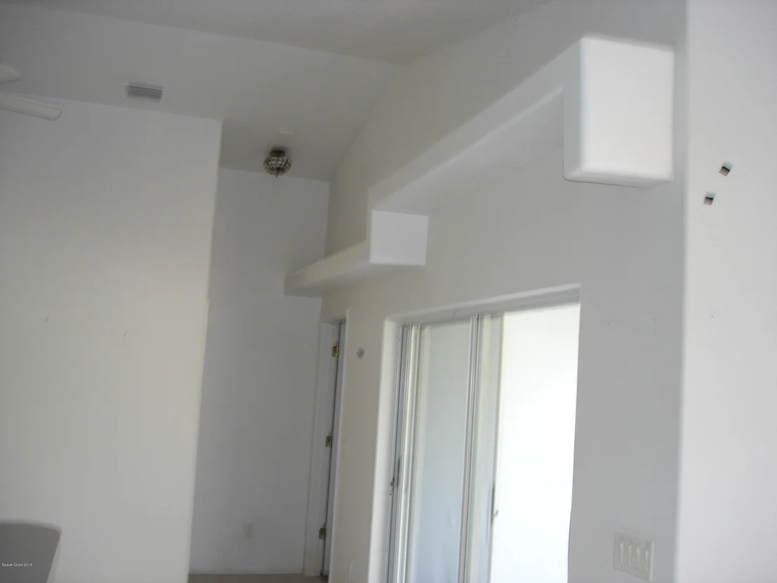 Photo of 1050 NE Pine Creek Circle NE