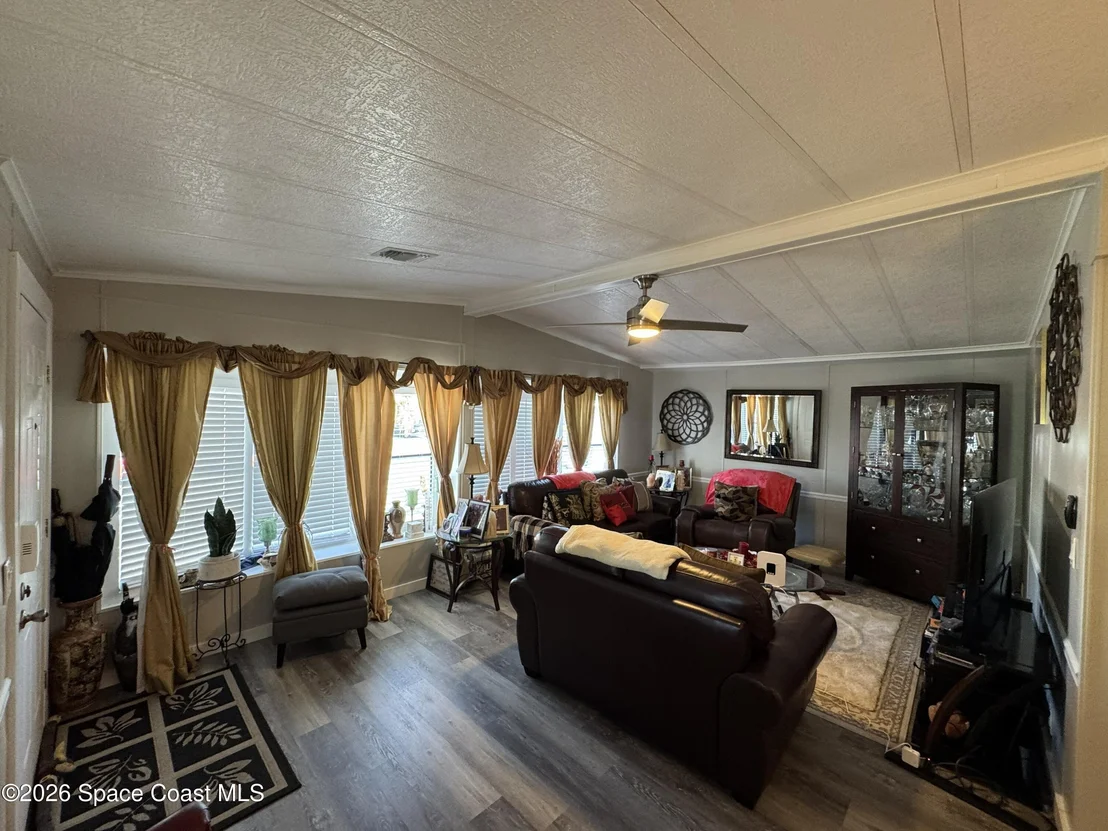 Photo of 915 Hemlock Street