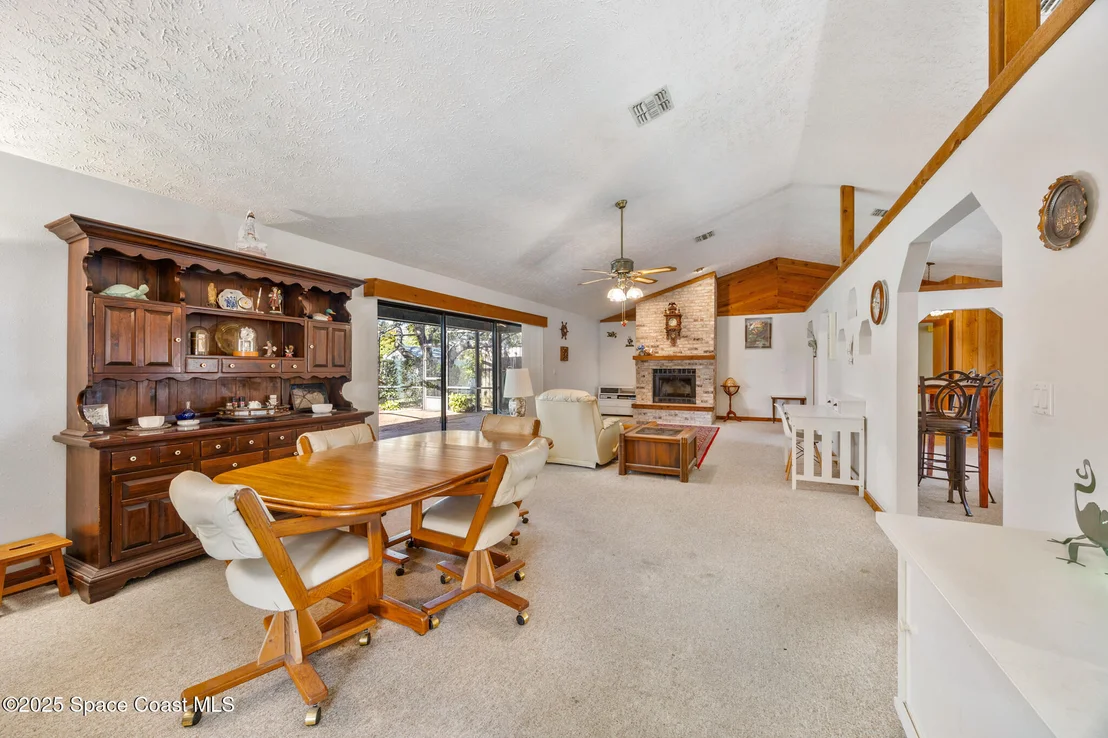 Photo of 1007 Pineapple Avenue NE