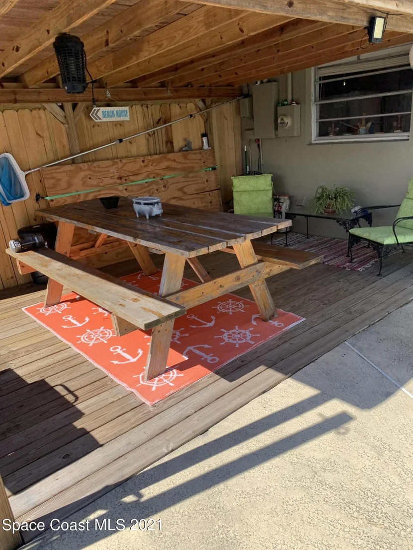 Photo of 3182 NE Edgewood Drive NE