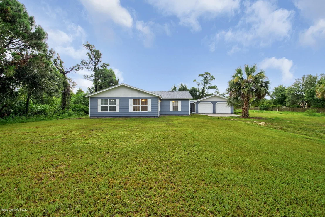 Photo of 4005 Alan Shepard Avenue