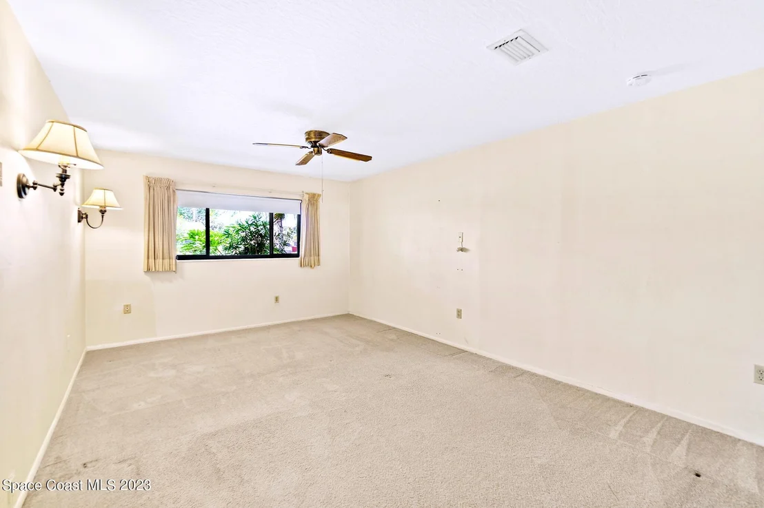 Photo of 899 Jefferson Road