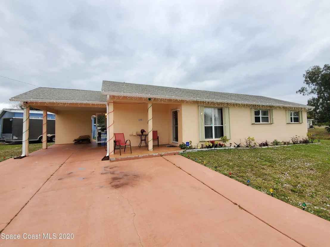 Photo of 1088 Cabot Drive NE