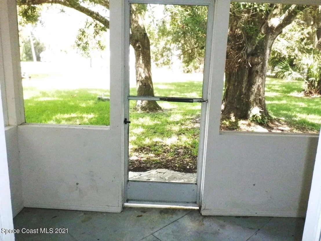 Photo of 1490 Blanche Street