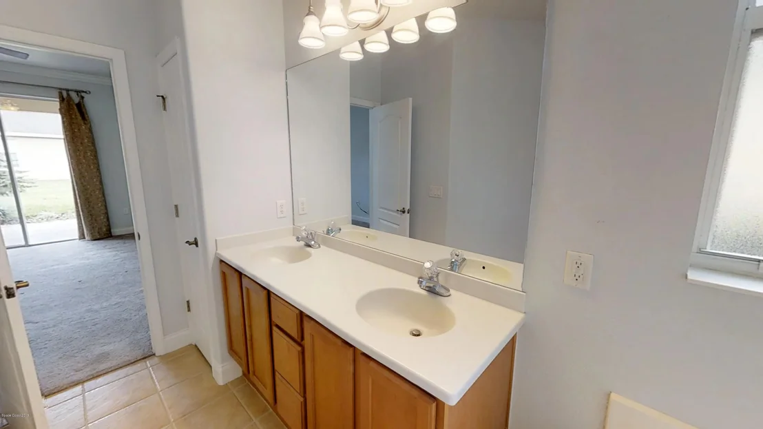 Photo of 662 Waterside Circle