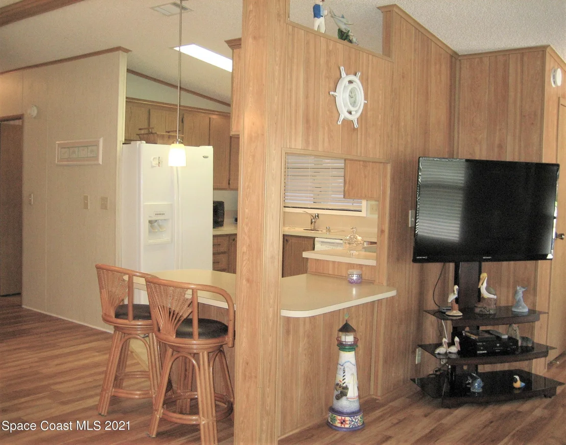 Photo of 2329 Coconut Palm Drive NE