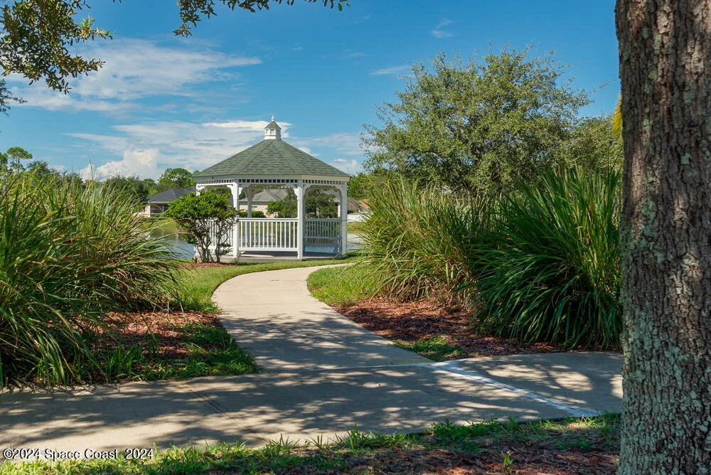 Photo of 2131 Windbrook Drive SE