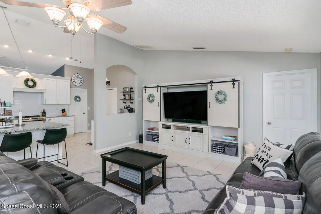 Photo of 5697 Beaverbrook Street