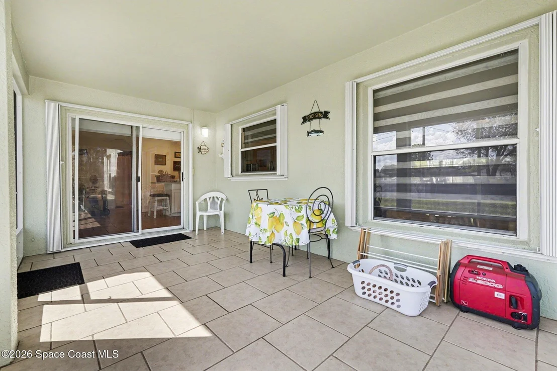 Photo of 938 Commerce Road SE