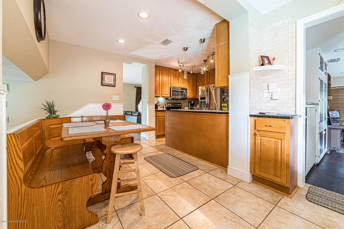 Photo of 601 Edgewood Drive