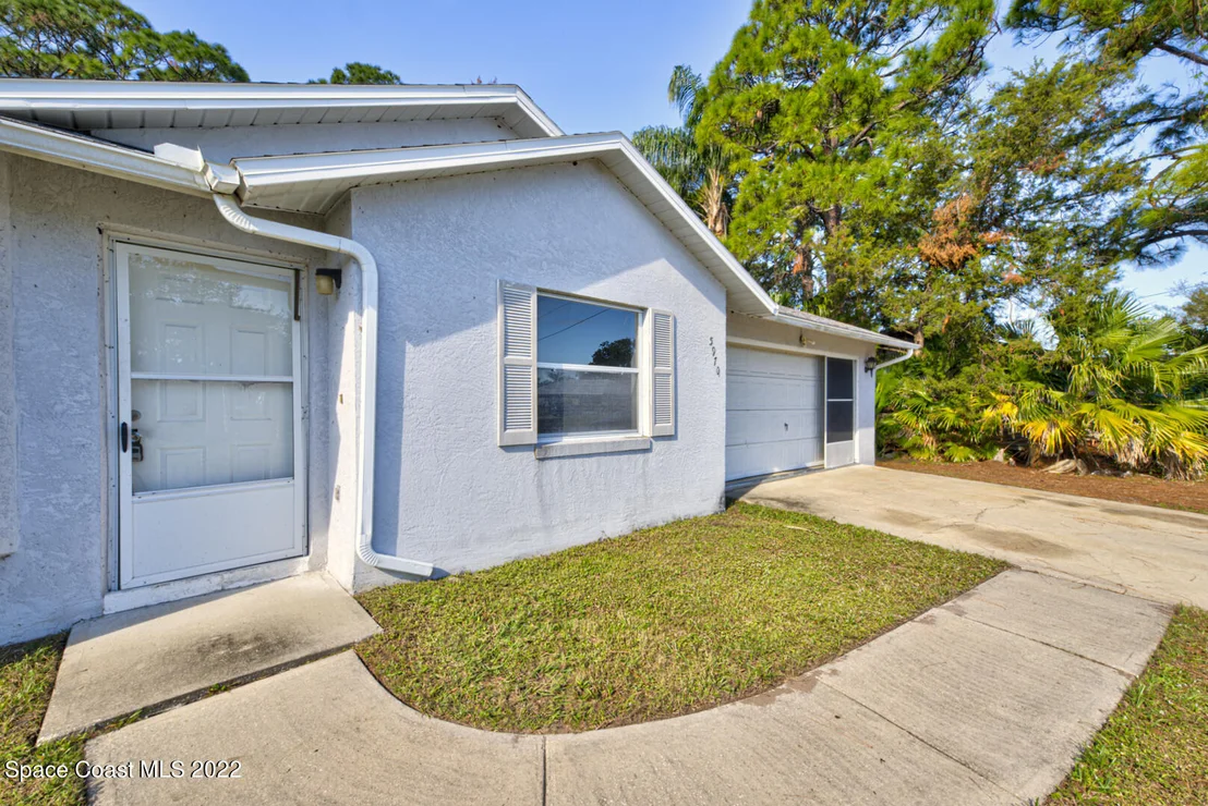 Photo of 5970 Barranco Avenue