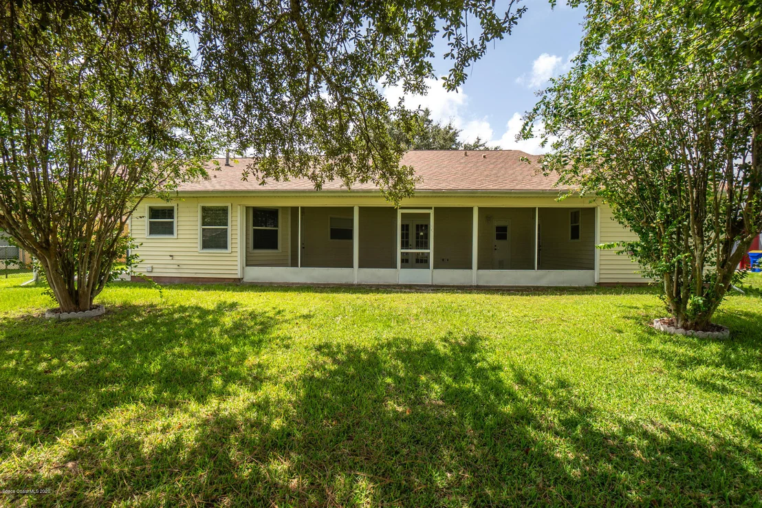 Photo of 1074 Red Bud Circle