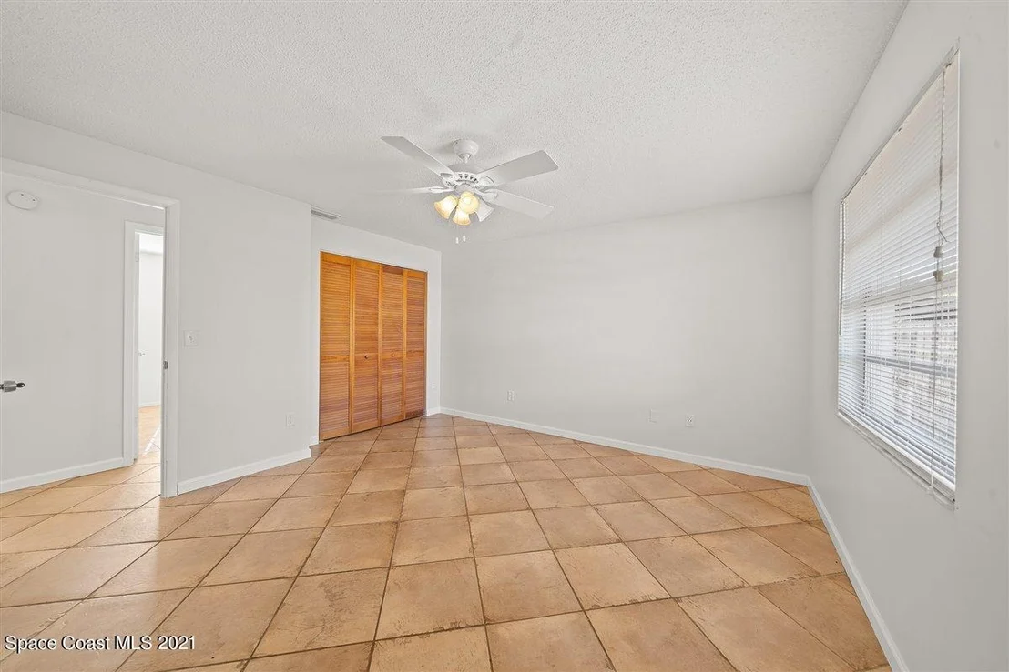 Photo of 550 Ford Circle W