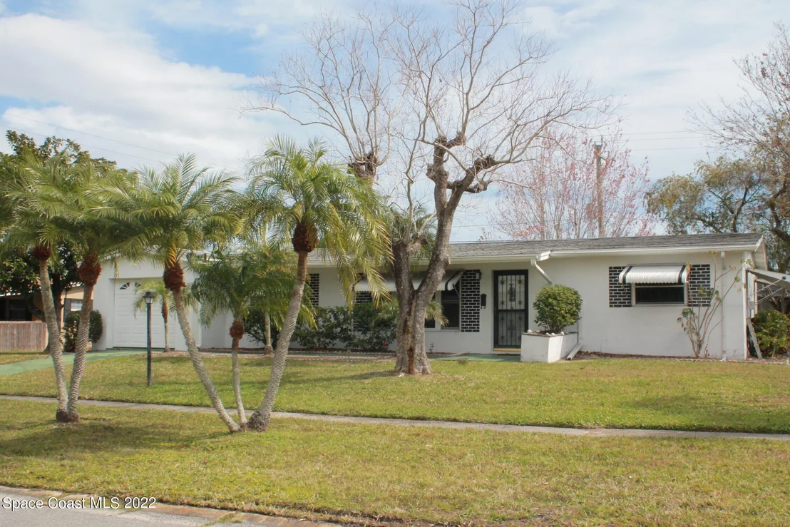 Photo of 721 Ixora Drive