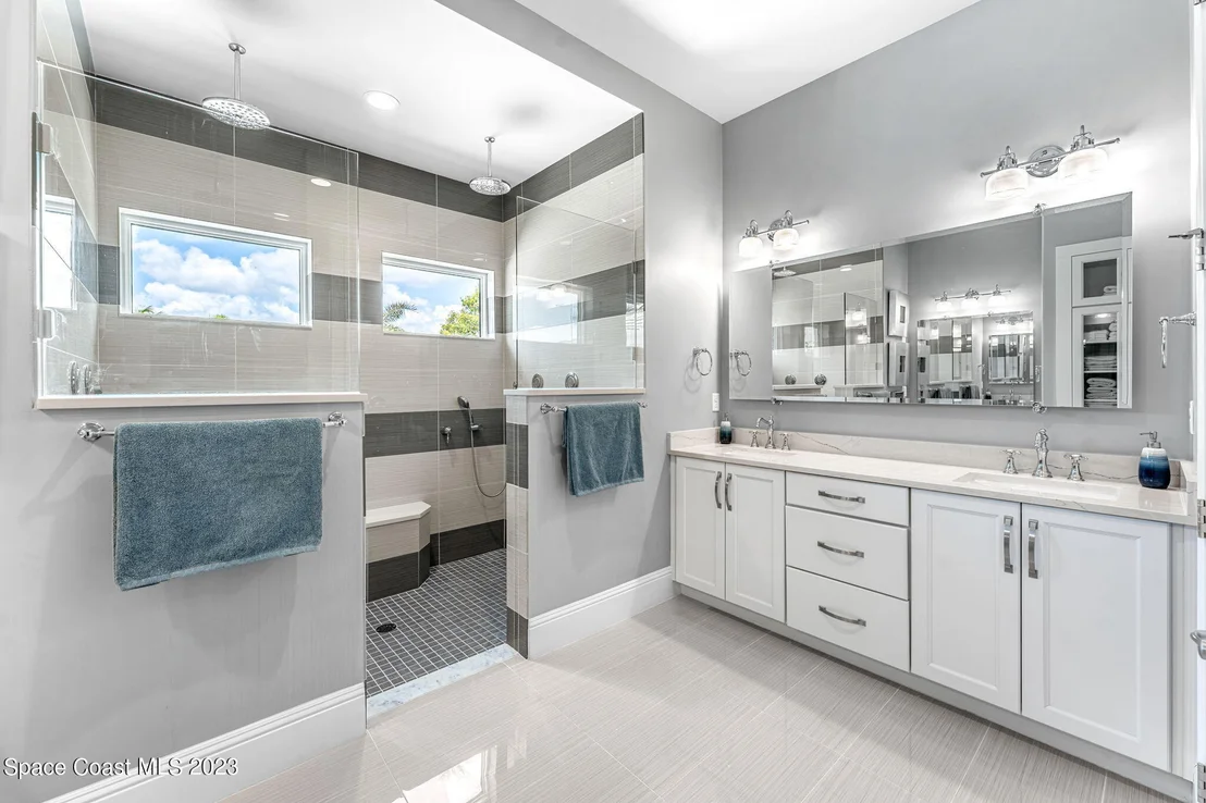 Photo of 6231 Windward Lane