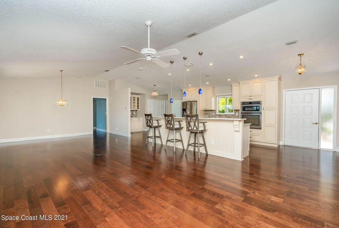 Photo of 1129 Continental Avenue