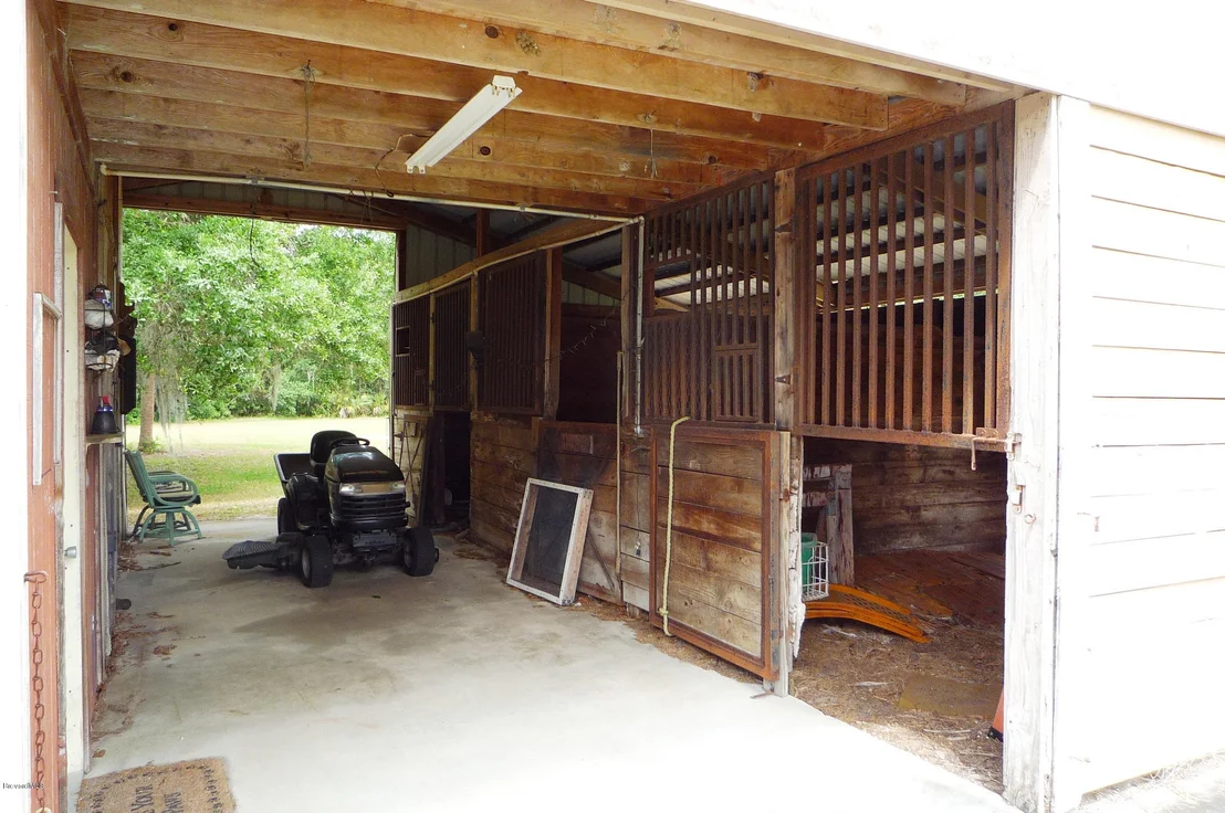 Photo of 3330 Aurora Road
