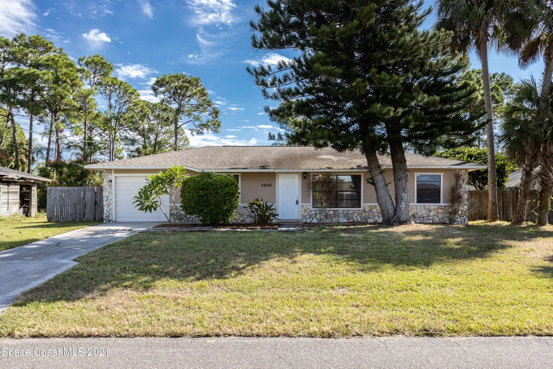 Photo of 5649 Jamaica Road