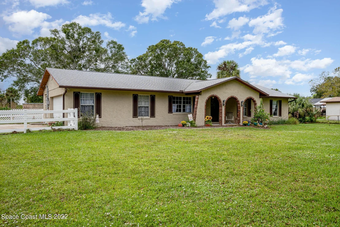 Photo of 2365 Lake Drive