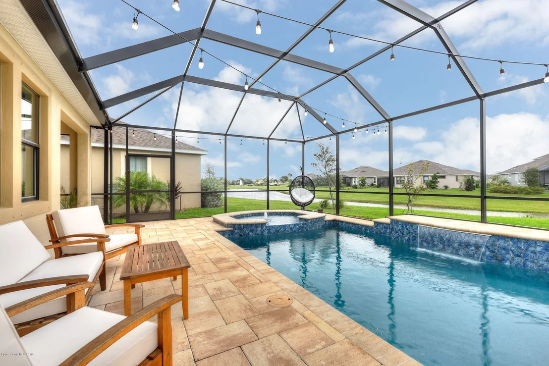 Photo of 7457 Bluemink Lane