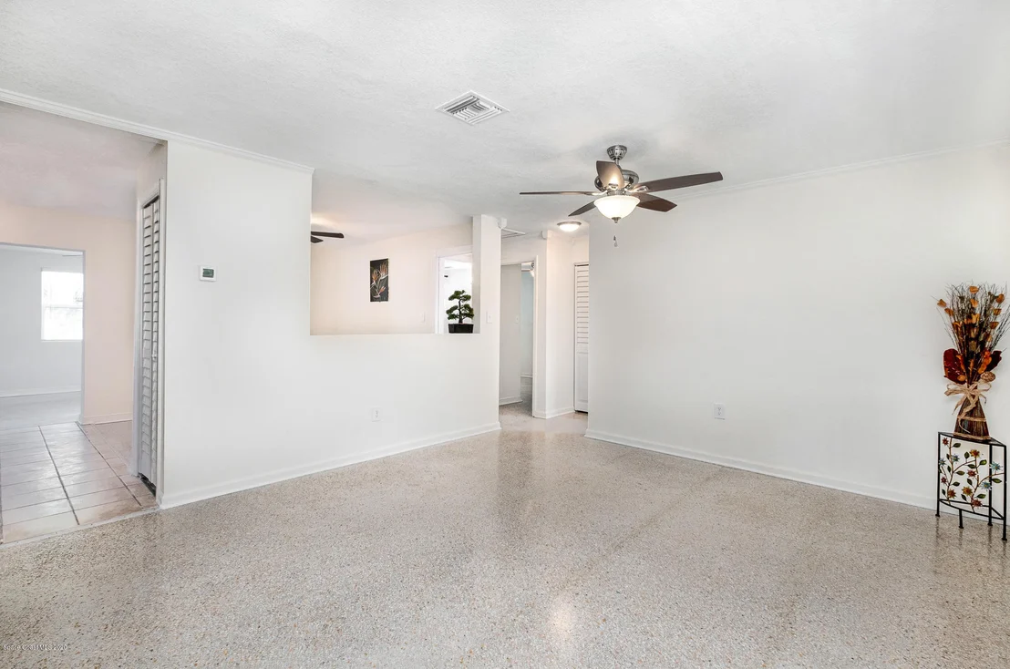 Photo of 1605 Breeze Lane