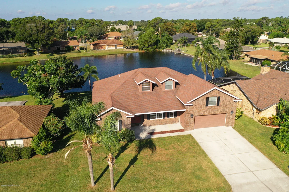 Photo of 166 Palm Circle