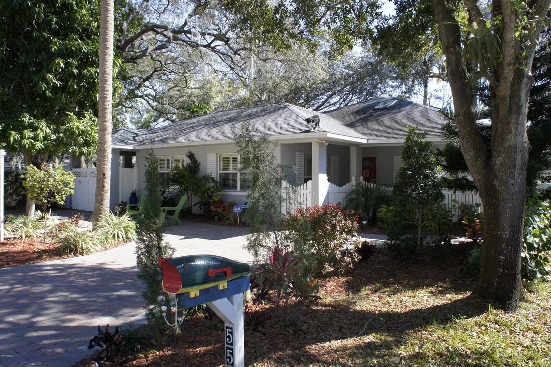 Photo of 555 Old Oak Street