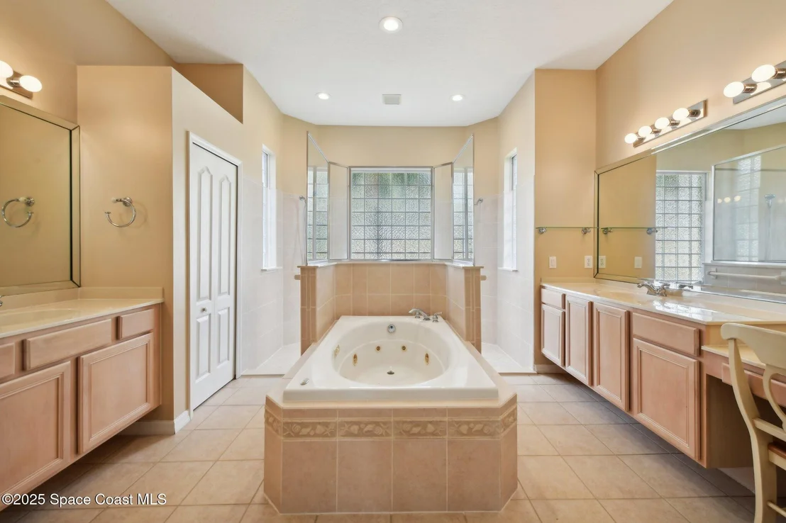 Photo of 115 Ridgemont Circle SE