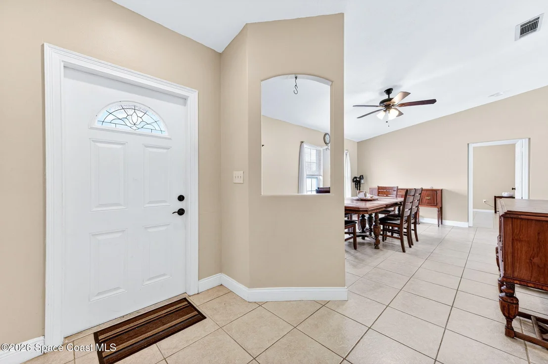 Photo of 719 Bianca Drive NE