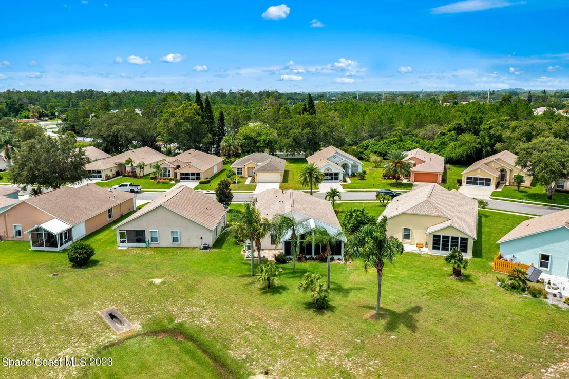 Photo of 1027 Pine Creek Circle NE