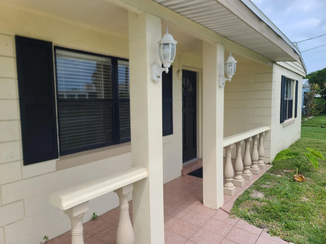 Photo of 408 Iris Lane